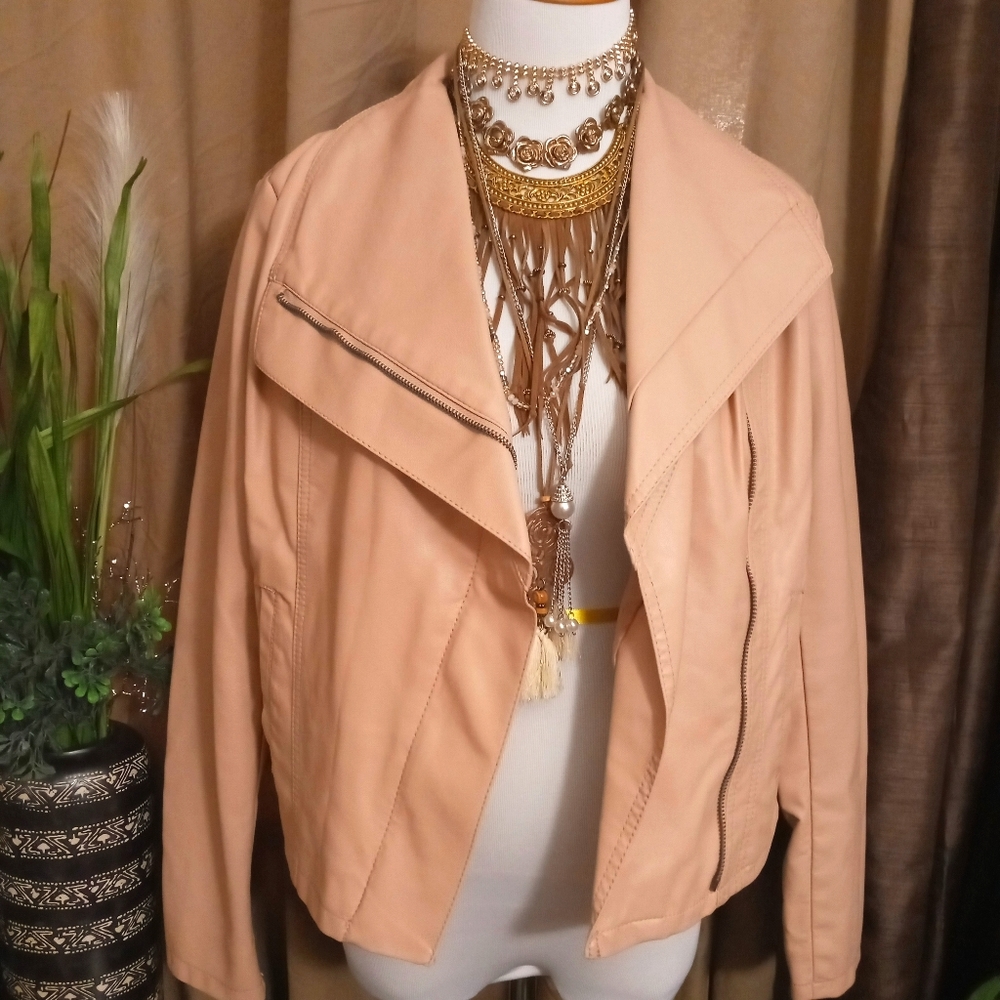 Stylish Pink Faux Leather Jacket 🌸😎💅